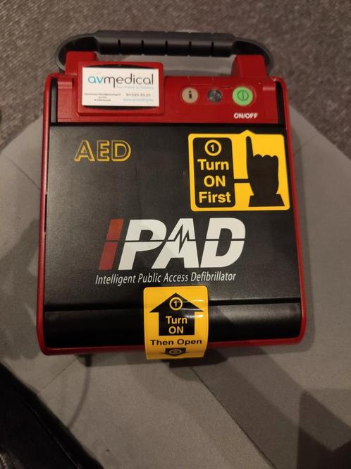 AED defibrillator IPAD, Diversen, Verpleegmiddelen, Zo goed als nieuw, Ophalen of Verzenden