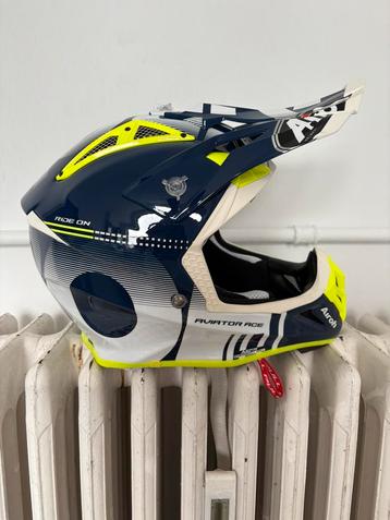 Crosshelm Airoh Aviator Ace Nemesi beschikbaar voor biedingen