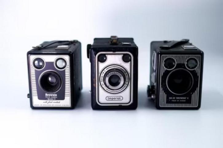 Set van 5 middelgrote camera's van Kodak en Braun, Audio, Tv en Foto, Fotocamera's Analoog, Kodak, Ophalen