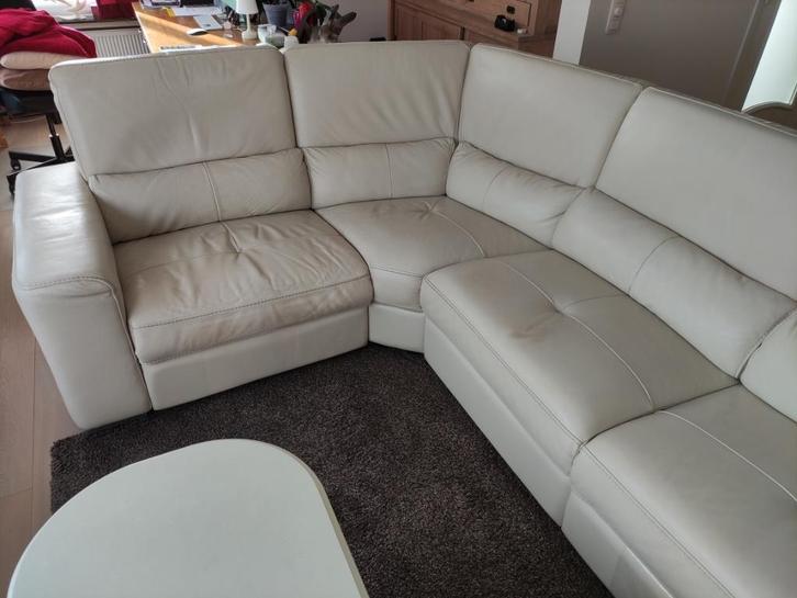 Hoekzetel Chateaux Dax met 2 uitschuifbare elektrische relax, Huis en Inrichting, Fauteuils, Gebruikt, Kunststof, Leer, 125 cm of meer