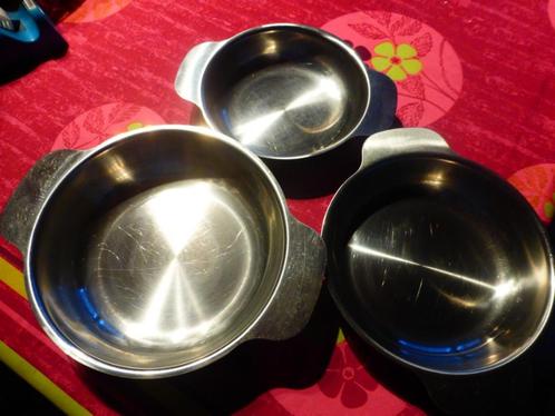 4 ronde roestvrijstalen schalen, verschillende afmetingen, Huis en Inrichting, Keuken | Servies, Overige materialen, Ophalen of Verzenden