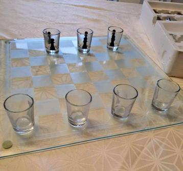 Jeu entre amis / couple - échecs Shot Glass - Drinking Chess disponible aux enchères