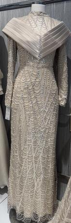 Robe de soirée longue à vendre, Enlèvement, Neuf, Taille 46/48 (XL) ou plus grande, Beige