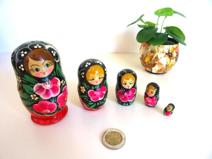 Matroesjka babouchka, 5-delig. Handgemaakt. Vintage, Antiek en Kunst, Kunst | Niet-Westerse kunst, Ophalen of Verzenden