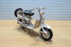 Lambretta D125 1:12 new ray, Hobby en Vrije tijd, Modelauto's | 1:5 tot 1:12, Ophalen of Verzenden, Nieuw, 1:9 t/m 1:12, Motor