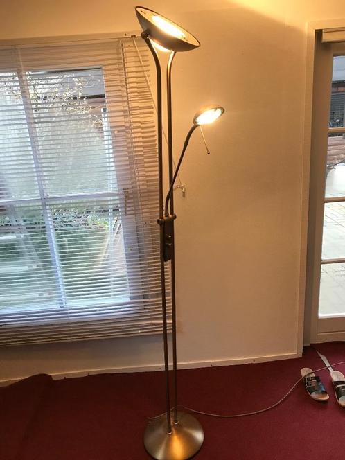 Geel kopere vloerlamp, Huis en Inrichting, Lampen | Vloerlampen, Zo goed als nieuw, 150 tot 200 cm, Metaal, Overige materialen