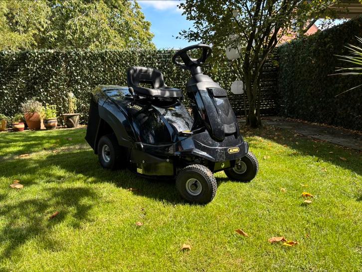 Alpina zitmaaier AT2 72A - Stiga motor - 2022, Tuin en Terras, Zitmaaiers, Zo goed als nieuw, Minder dan 90 cm, Elektrische starter