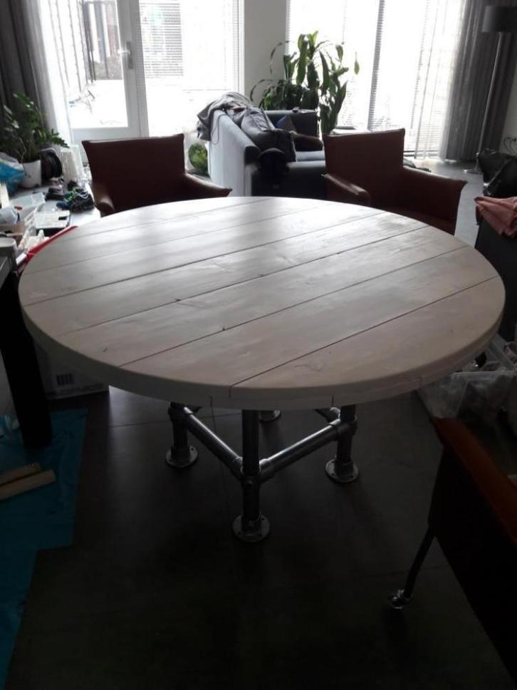 Robuuste ronde eettafel steigerhout en steigerbuizen, Huis en Inrichting, Tafels | Eettafels, Gebruikt, 100 tot 150 cm, 100 tot 150 cm