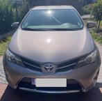 Toyota Auris - Hatchback 1.4 D, Auto's, Euro 5, Stof, 4 cilinders, Bruin