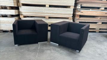 2 Jongform Belgisch Design canapés beschikbaar voor biedingen