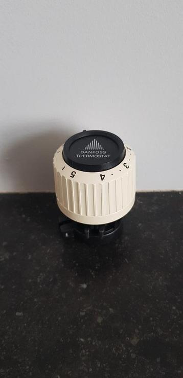 Thermostatische radiatorventielkop beschikbaar voor biedingen