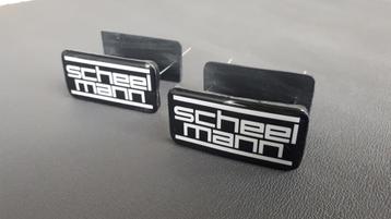 BMW E10, Alpine-embleem, Schill Mann-embleem