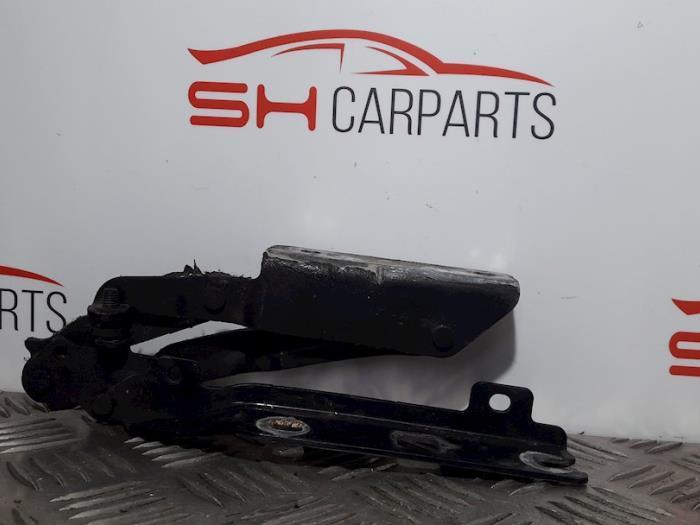 Charnière capot d'un Volkswagen Golf, Autos : Pièces & Accessoires, Autres pièces automobiles, Volkswagen, Utilisé, 3 mois de garantie