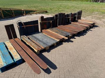 Verschillende heftruck lepels/vorken beschikbaar voor biedingen