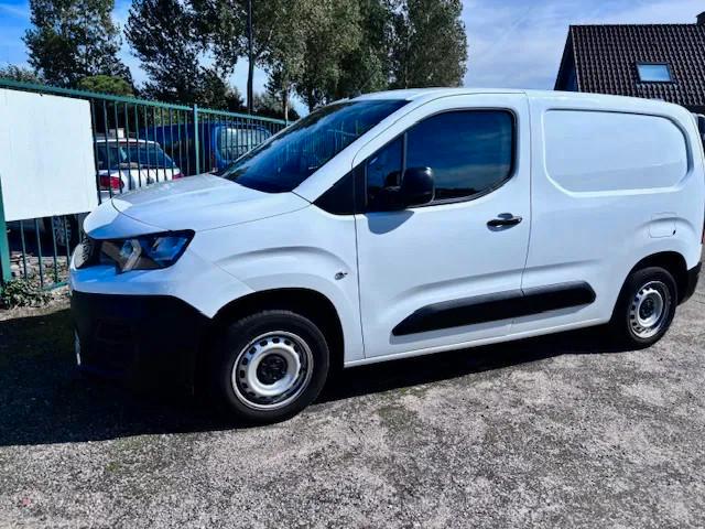 Peugeot Partner 1.5D 56KW 12.500€ + BTW (bj 2021), Auto's, Bestelwagens en Lichte vracht, Bedrijf, Te koop, ABS, Airbags, Airconditioning
