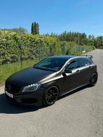 Mercedes-Benz A180 AMG Line – Satin Black | Sportuitvoering, Auto's, Voorwielaandrijving, Zwart, Overige kleuren, Leder