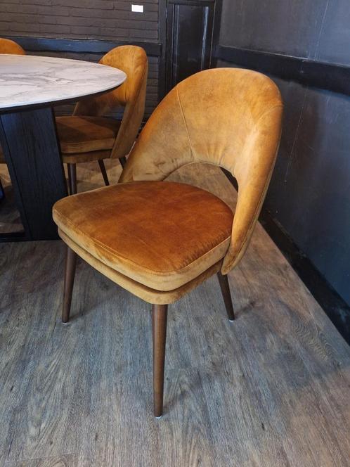 Eetkamerset PR Living, Huis en Inrichting, Stoelen, Zo goed als nieuw, Vier, Hout, Stof, Overige materialen, Overige kleuren, Ophalen