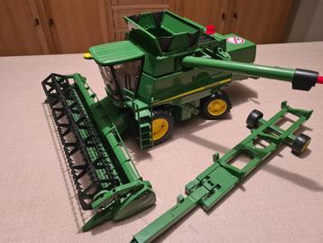 Bruder maaidorser John Deere disponible aux enchères