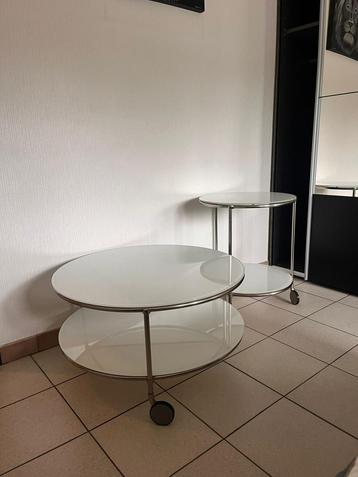 Salontafel en bijzettafel beschikbaar voor biedingen