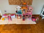 Barbiehuis + cabrio + ambulance + Barbiepoppen, Kinderen en Baby's, Speelgoed | Poppenhuizen, Ophalen, Gebruikt, Accessoires