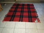 Magnifique couverture à carreaux noir/rouge à franges Alas, Rouge, Enlèvement ou Envoi, Utilisé, Couverture ou Couette