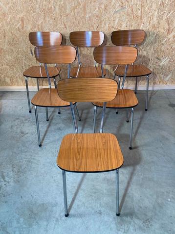 Set van 6 formicastoelen beschikbaar voor biedingen