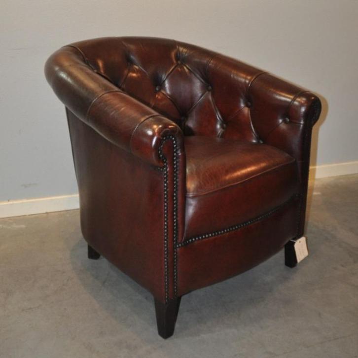 Nieuwe gecapitonneerde schapenleren fauteuil, Antiek en Kunst, Antiek | Meubels | Stoelen en Sofa's, Ophalen of Verzenden