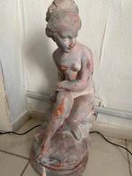 Vrouwlijk stenen beeld, Huis en Inrichting, Ophalen, Zo goed als nieuw