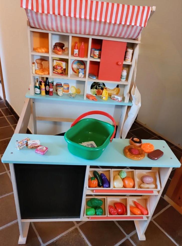 Houten speelgoed winkeltje met winkelmandje, Kinderen en Baby's, Speelgoed | Speelkeukens, Zo goed als nieuw, Ophalen