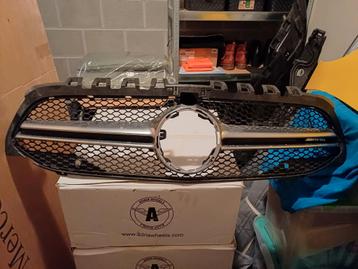 Orginele grill Mercedes - Benz A35 AMG beschikbaar voor biedingen