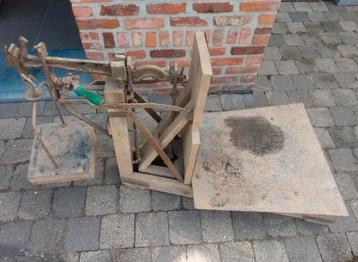 Authentieke weegschaal  beschikbaar voor biedingen