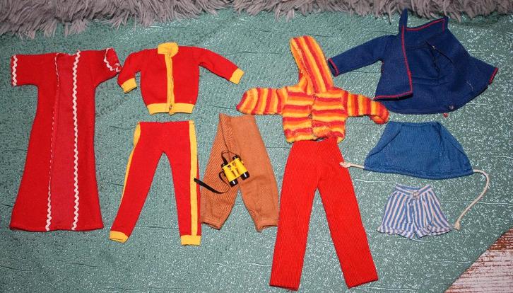 Pedigree Sindy 2 loten kledij, Collections, Poupées, Utilisé, Vêtements, Enlèvement ou Envoi