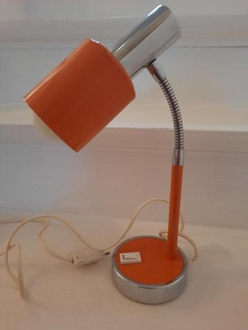 Vintage oranje (bureau)lamp chroom
