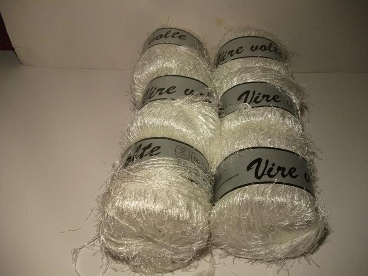 Breigaren Vire Volte Lammy Holland 6 bollen WIT fantasiegare, Hobby en Vrije tijd, Breien en Haken, Nieuw, Breien, Wol of Garen