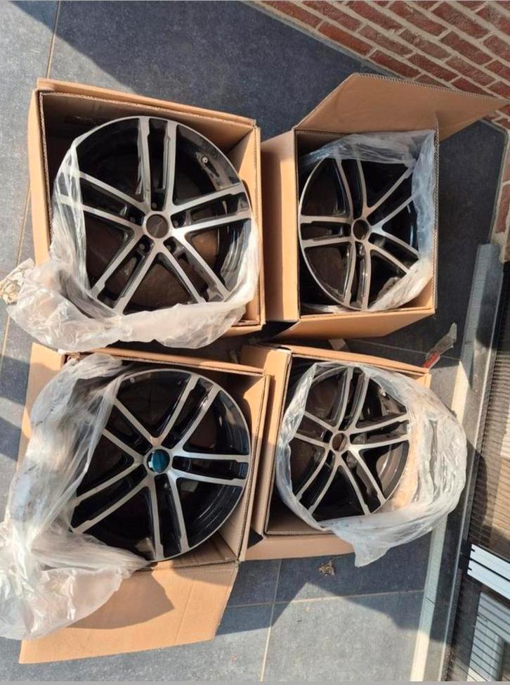 4 velgen bmw audi vw mercedes 17inch nieuwstaat, Auto-onderdelen, Banden en Velgen, Velg(en), 17 inch, Ophalen