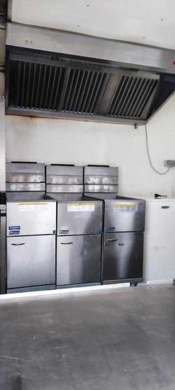 mobiele frituur , foodtruck te koop  startklaar  beschikbaar voor biedingen
