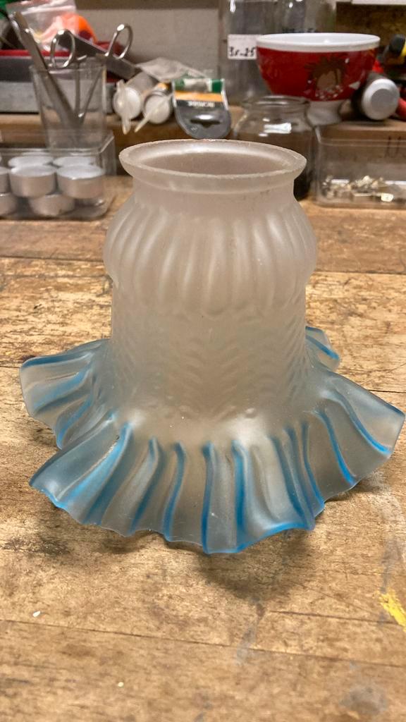 Vintage opaalglazen lampekap, Huis en Inrichting, Lampen | Lampenkappen, Zo goed als nieuw, Rond, Ophalen