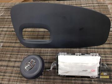 TOYOTA AYGO X AIRBAG KIT 22-23R beschikbaar voor biedingen