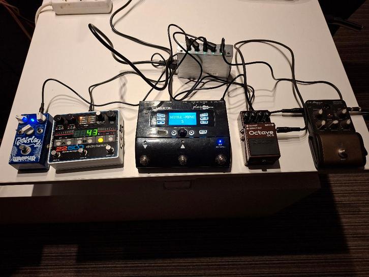 TC Helicon Play Acoustic / Electro Hamonix 22500 / BOSS OC-5, Musique & Instruments, Effets, Comme neuf, Chorus, Delay ou Écho