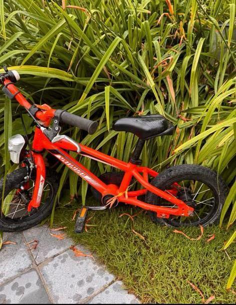 Jongensfiets - 12 INCH - Specialized, Fietsen en Brommers, Fietsen | Bakfietsen, Gebruikt, Overige merken, 1 kind, Ophalen