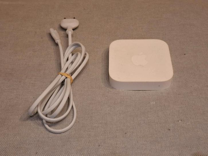 AirPort Express 802.11n (2e generatie), Computers en Software, Routers en Modems, Gebruikt, Router met modem, Ophalen of Verzenden