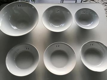 6 witte schalen en veel meer andere beschikbaar voor biedingen