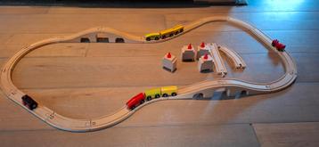 Houten treinset ikea met wagonnetjes € 10 beschikbaar voor biedingen