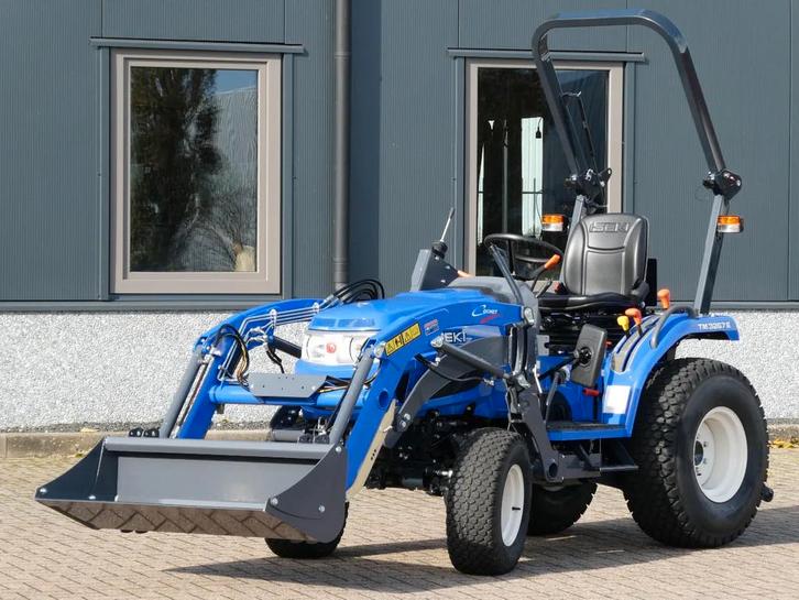 Iseki TM3267E 4wd / 0001 Draaiuren / Voorlader, Zakelijke goederen, Landbouw | Tractoren, Overige merken, Gebruikt