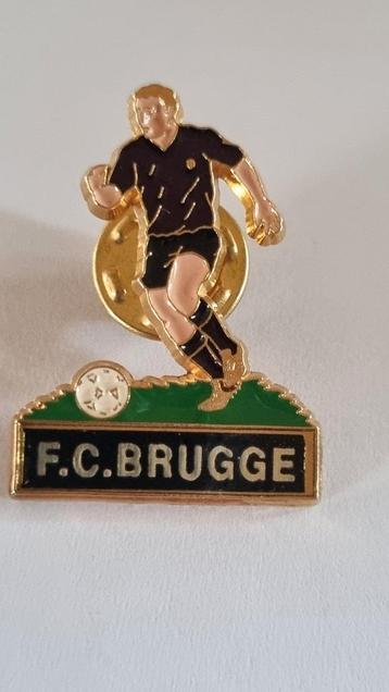 Pin CLUB BRUGGE , FC BRUGGE verzending gratis beschikbaar voor biedingen
