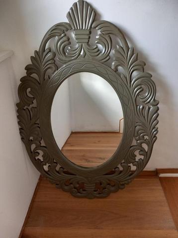 2 grote spiegels beschikbaar voor biedingen