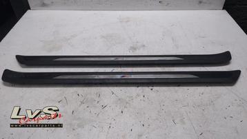 Sierstrip van een BMW 4-Serie beschikbaar voor biedingen