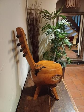 Tabouret musical indien en teck avec sons de bambou