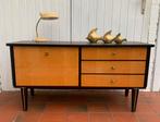 Vintage klein dressoir/lage kast, Huis en Inrichting, Kasten | Dressoirs, Ophalen, Gebruikt