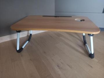 laptoptafel beschikbaar voor biedingen